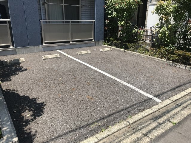 アンプルールフェール南船堀の駐車場