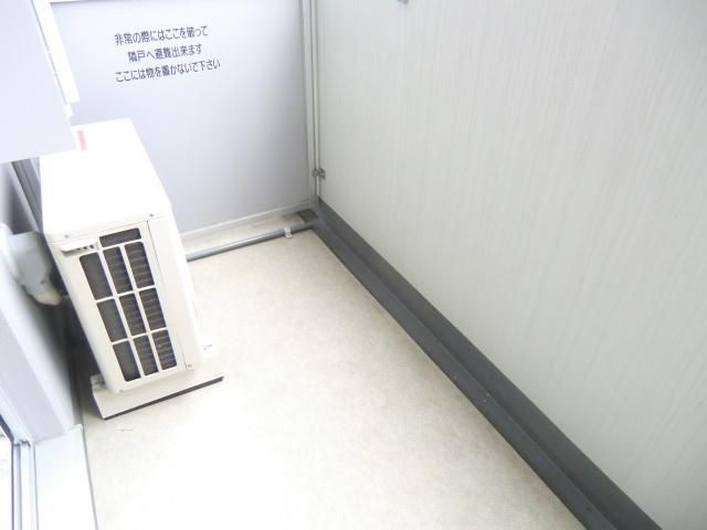 パークアクシス台東根岸のバルコニー