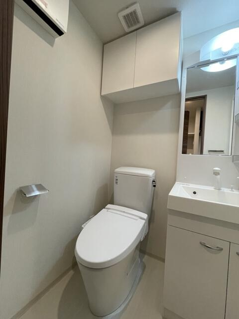 ＳＨＯＫＥＮ　Ｒｅｓｉｄｅｎｃｅ新小岩のトイレ|同物件別部屋