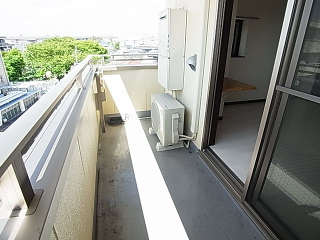 リヴェールタワー綾瀬のバルコニー