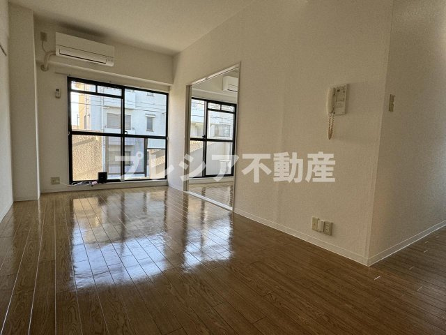 福寿荘弐番館の居間・リビング