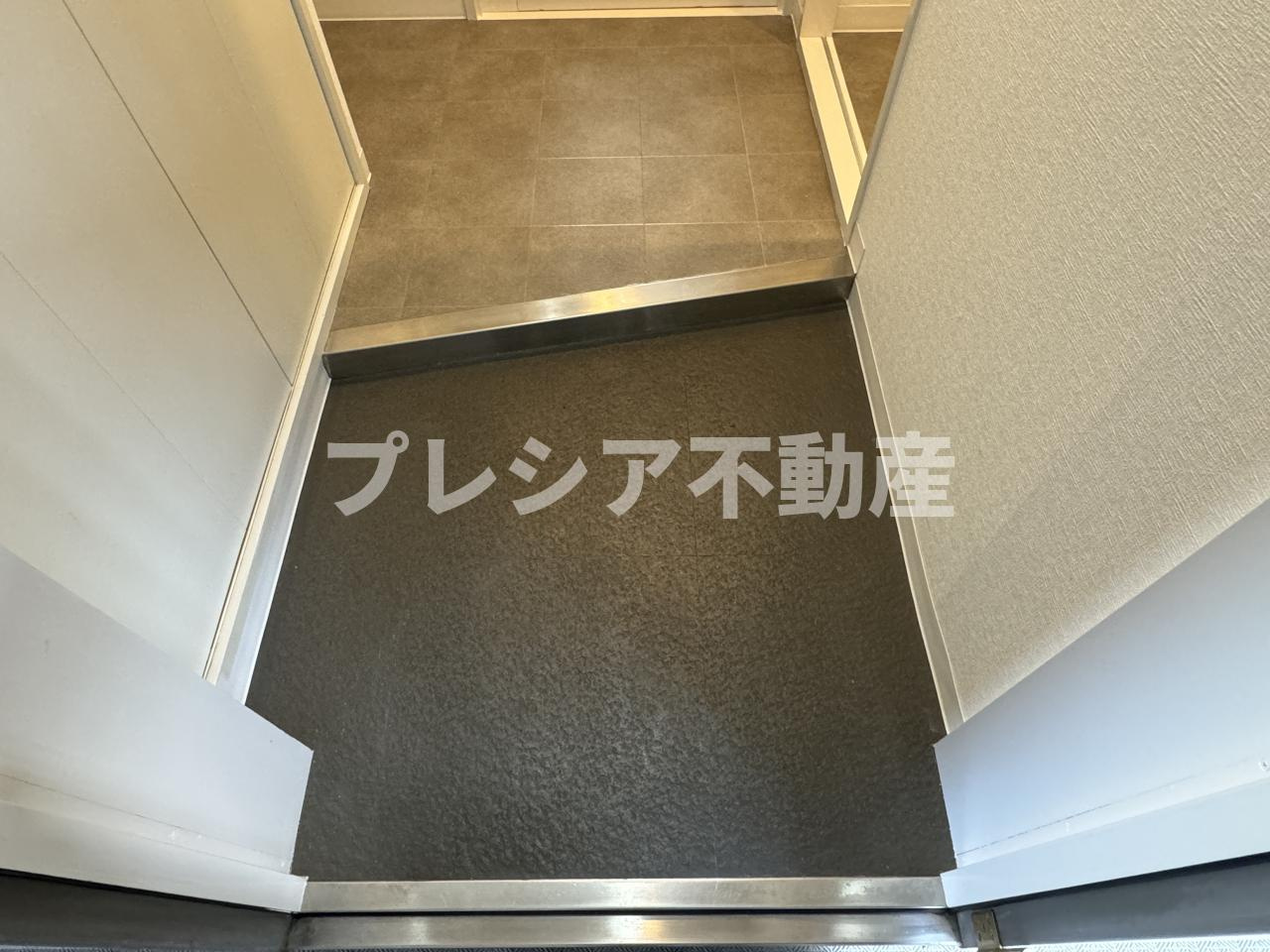 福寿荘弐番館の玄関