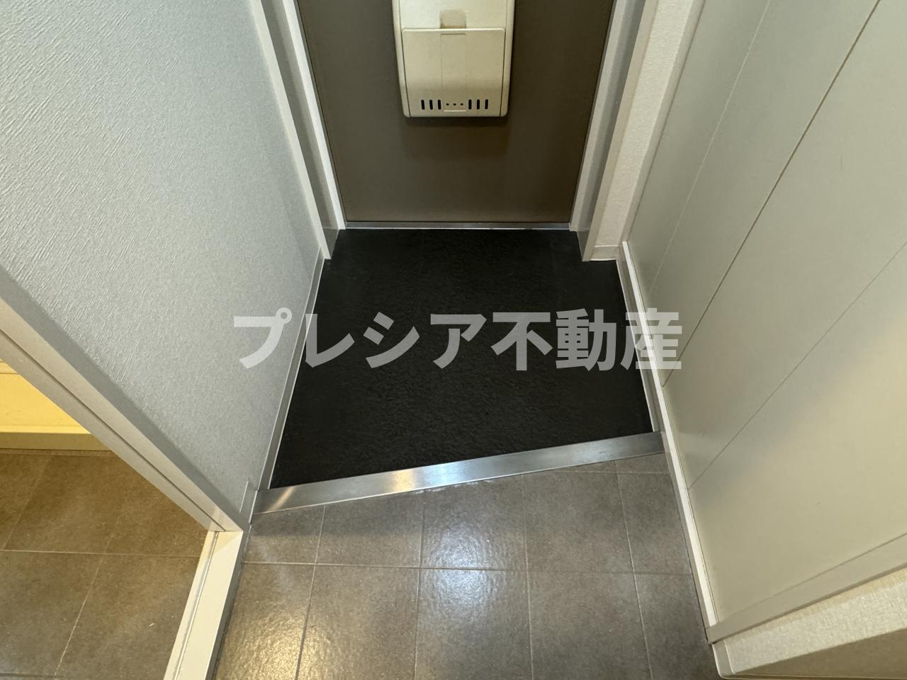 福寿荘弐番館の玄関