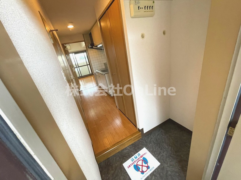 リバーサイド金岡五番館の玄関
