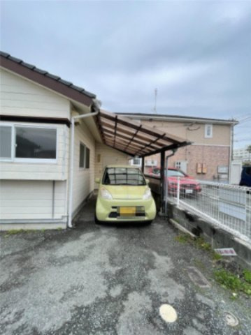 コートハウスアンノＢ棟の駐車場|駐車場も敷地内にございます