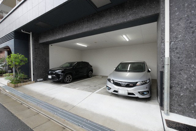 La Douceur荒本の駐車場
