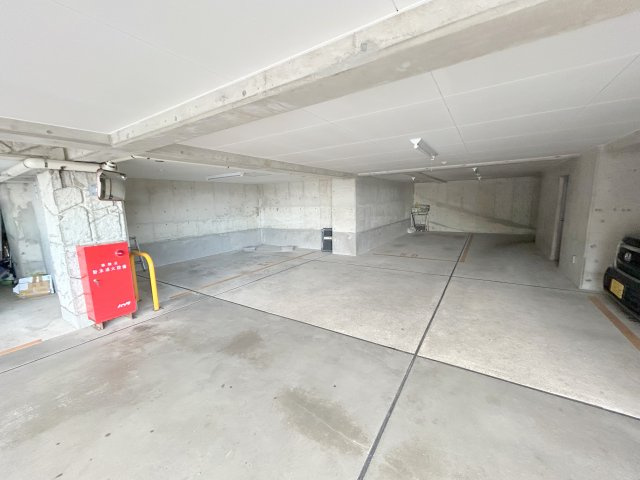 グランドビスタ生駒の駐車場