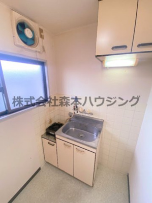 【キッチン】 | 　パーソナル18番館 | コンパクトなキッチンで掃除もラクラク