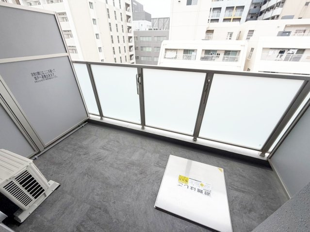 セレニテ江坂ミラクのバルコニー