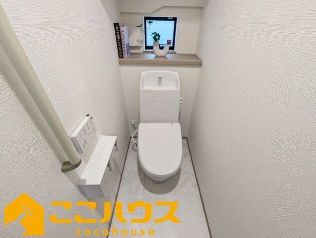 宜野湾市伊佐3丁目289番　ハートフルタウン　新築戸建て　全2棟　 B号棟のトイレ|高機能トイレ