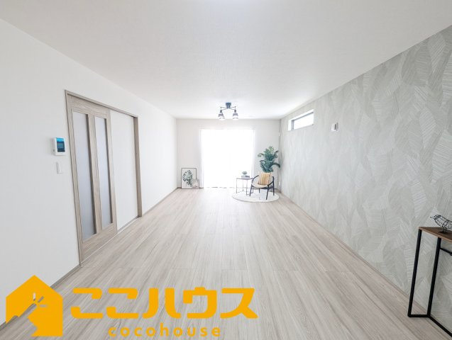 宜野湾市伊佐3丁目289番　ハートフルタウン　新築戸建て　全2棟　 B号棟の居間・リビング|LDK19.5帖