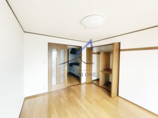 クレールコート足立の居間・リビング|洋室のお部屋です。