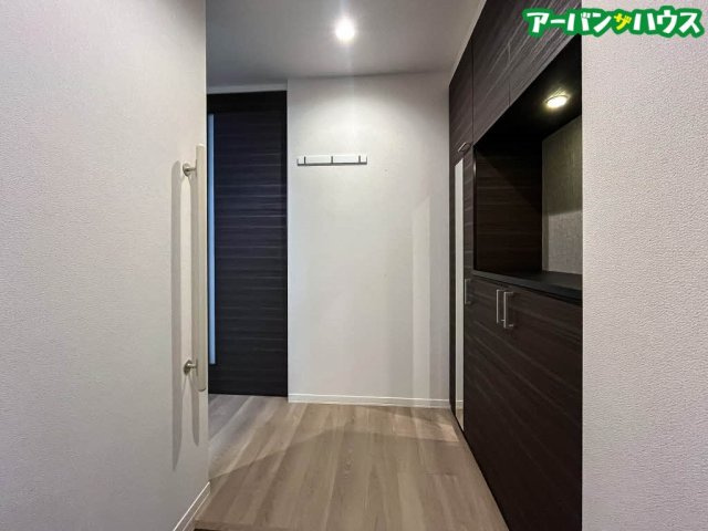 ロイヤルウイングの玄関