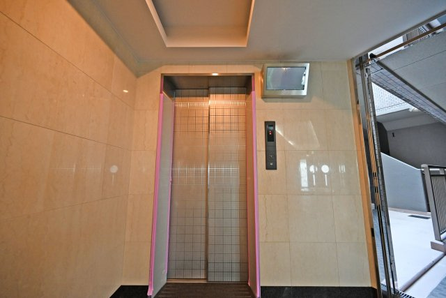 プラネ吹田山手町アーバンビューの設備|エレベーター完備で、毎日の出入りや買い物の荷物もラクに運べます。