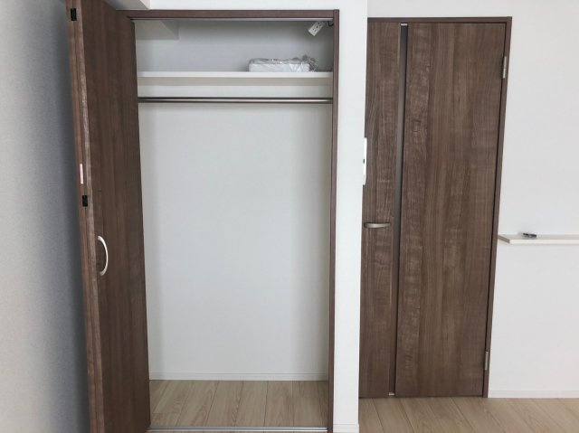 クレヴィスタ方南町Ⅱの収納|こまごまとしたものを収納できそうですね