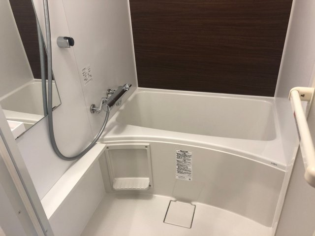 クレヴィスタ方南町Ⅱの浴室|コンパクトで使いやすいお風呂です