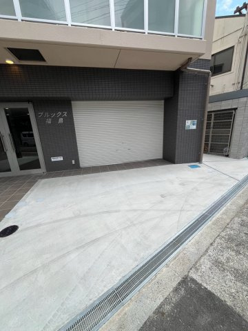 大阪市福島区海老江２丁目の店舗一部の駐車場