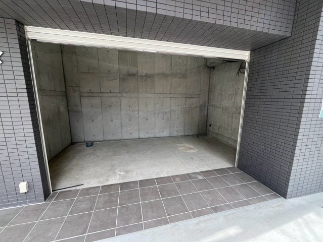 大阪市福島区海老江２丁目の店舗一部のエントランス