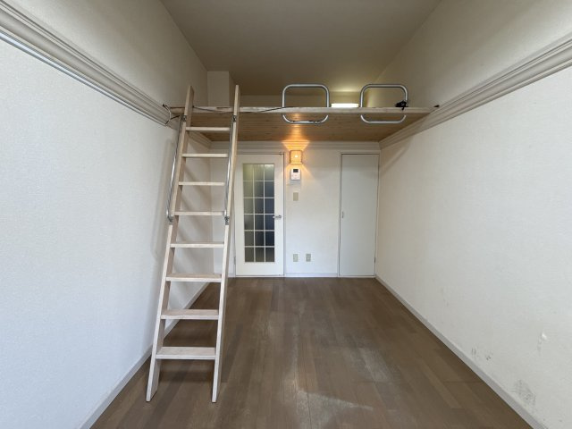 パレス西中島の居間・リビング