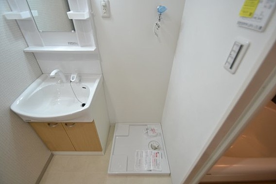 神戸市中央区日暮通４丁目の賃貸マンションの洗面所