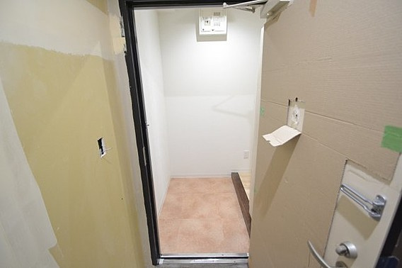 神戸市中央区日暮通４丁目の賃貸マンションの玄関