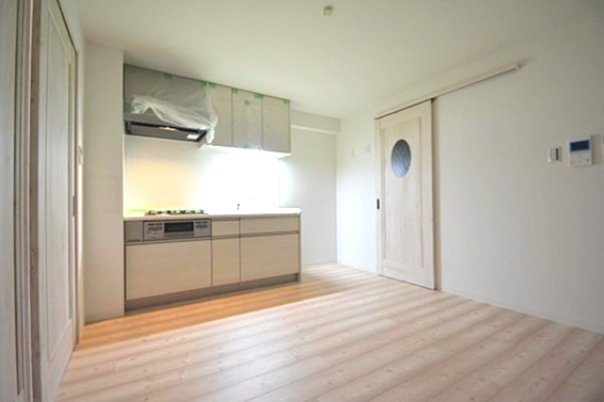 神戸市中央区日暮通４丁目の賃貸マンションの居間・リビング