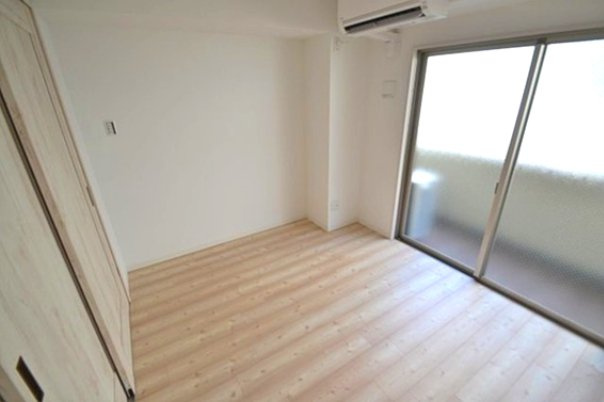神戸市中央区日暮通４丁目の賃貸マンションの居間・リビング