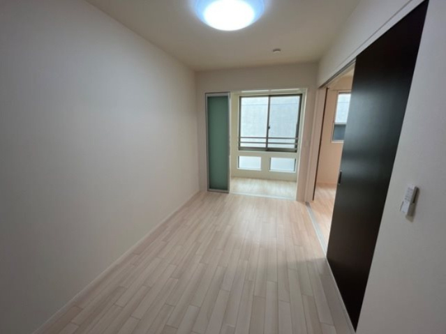 神戸市東灘区田中町３丁目のアパートの居間・リビング