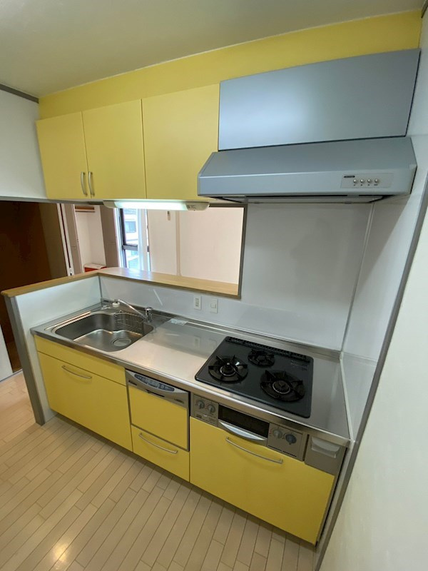 芦屋市川西町の賃貸マンションのキッチン