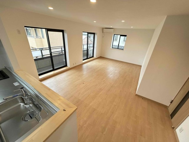 西宮市上甲子園４丁目の賃貸マンションの居間・リビング