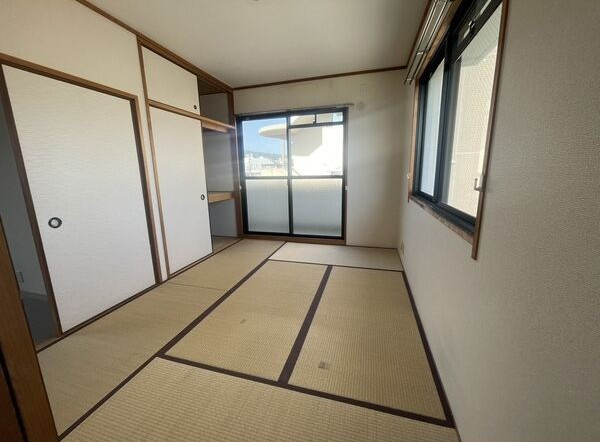 神戸市灘区千旦通４丁目の賃貸マンションの居間・リビング