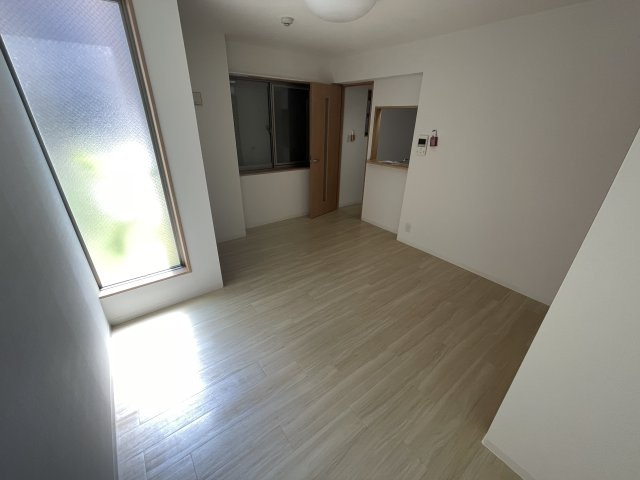 神戸市中央区橘通２丁目の賃貸マンションの居間・リビング
