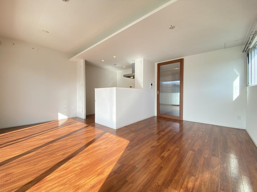 西宮市門戸荘の賃貸マンションの居間・リビング