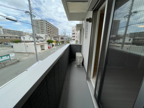 西宮市常磐町のアパートのバルコニー