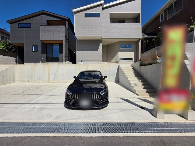 中山鏡が丘の駐車場|駐車は並列二台可能です