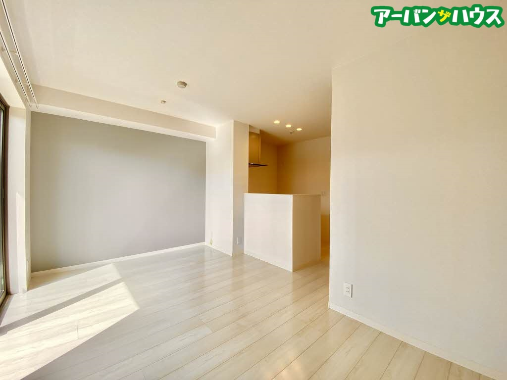 ＨＩＲＡ　ＴＥＲＲＡＣＥの居間・リビング