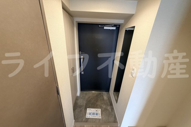 プレサンス緑橋ソレアスの玄関