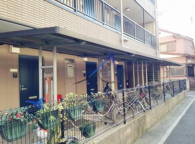 アンプルール フェール MANAのエントランス|エントランスです。