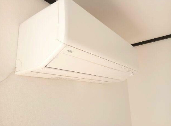 【設備】 | ハイム神山 | お掃除機能付きのエアコンです。