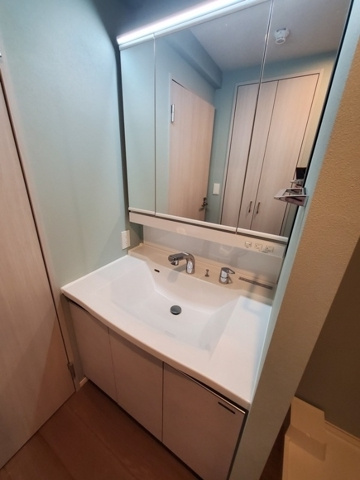 maison chroloの洗面所