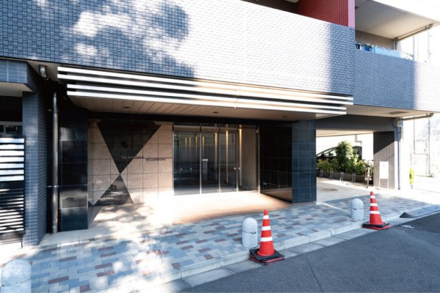 パレステージ東十条のエントランス
