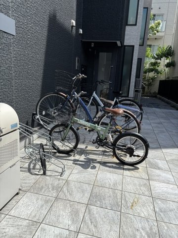 レピュア蓮根レジデンスＥＡＳＴの駐車場