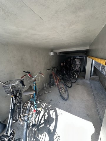 ベルテ・Fの駐車場