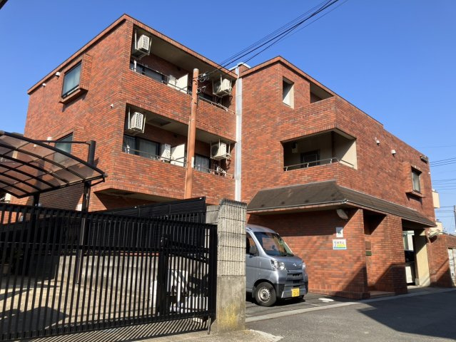 アドサム小山の外観