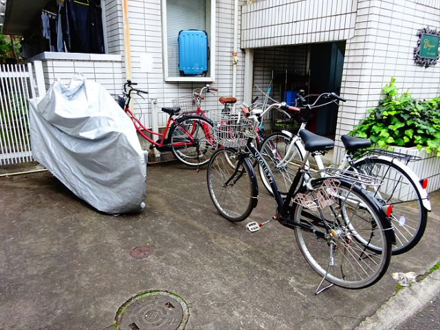 ダジュール松原の駐車場