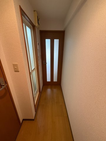 日進パレスの玄関