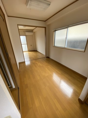石渡マンションの居間・リビング