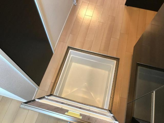コバルトアワーのキッチン|床下収納