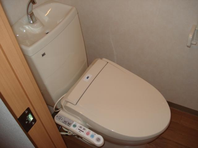 アベニール弐番館のトイレ|シャワー付トイレ
