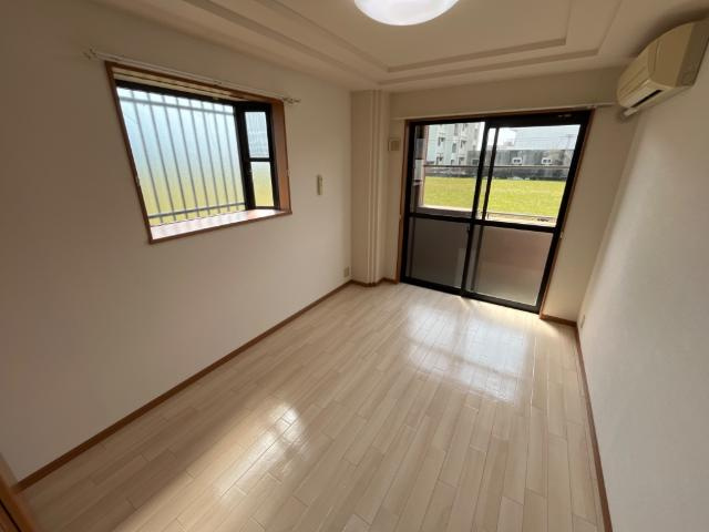 ビラージュ市塚の内装|洋室